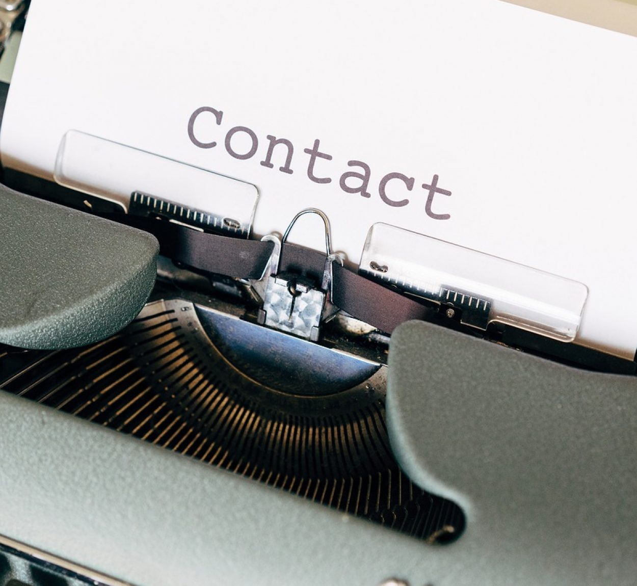 contact, notification, e mail, e-mail, internet, app, address, phone, phone number, communication, chat, technology, media, home office, digital